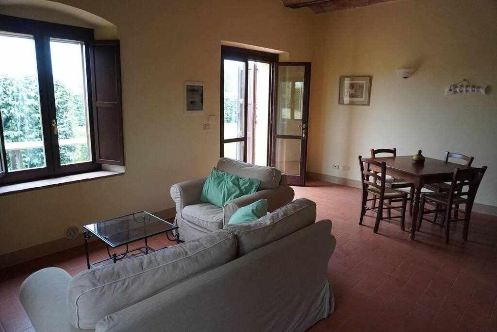 Agriturismo Podere Santa Virginia 알비니아 객실 사진
