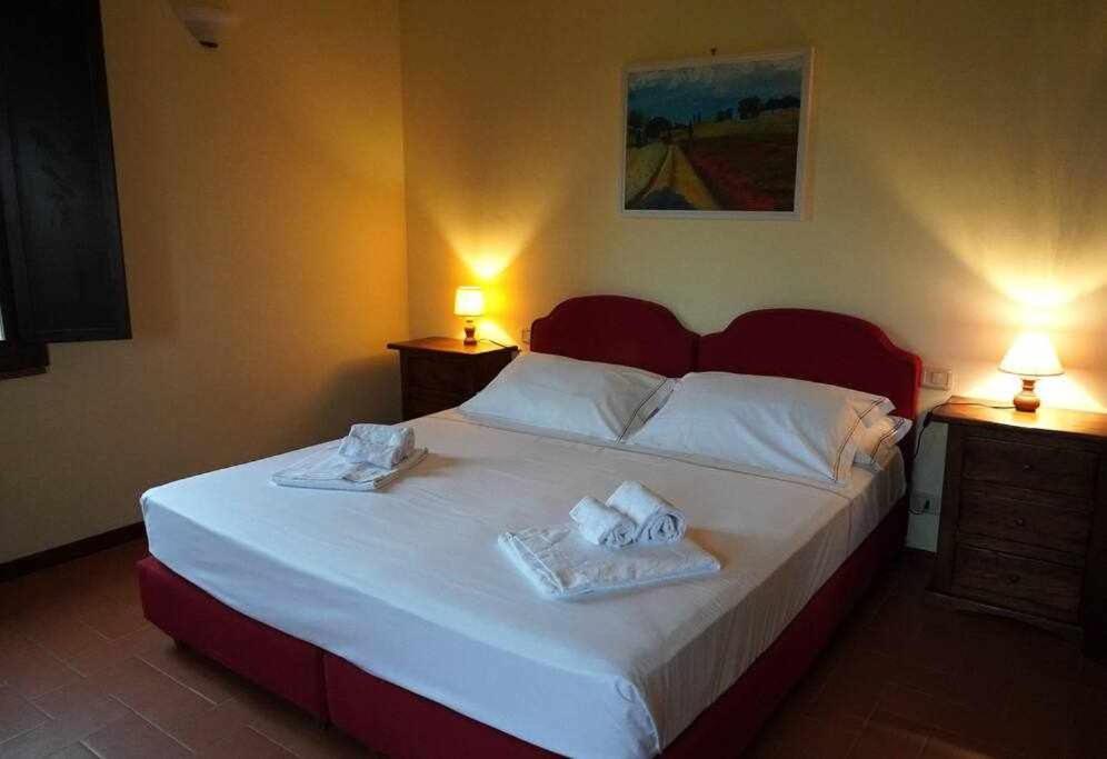 Agriturismo Podere Santa Virginia 알비니아 객실 사진